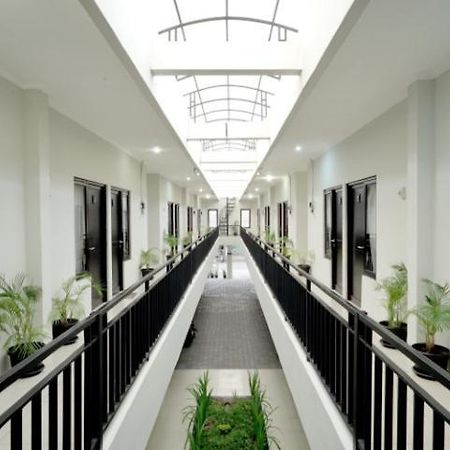 Dparagon Upn Maguwo Esterno foto